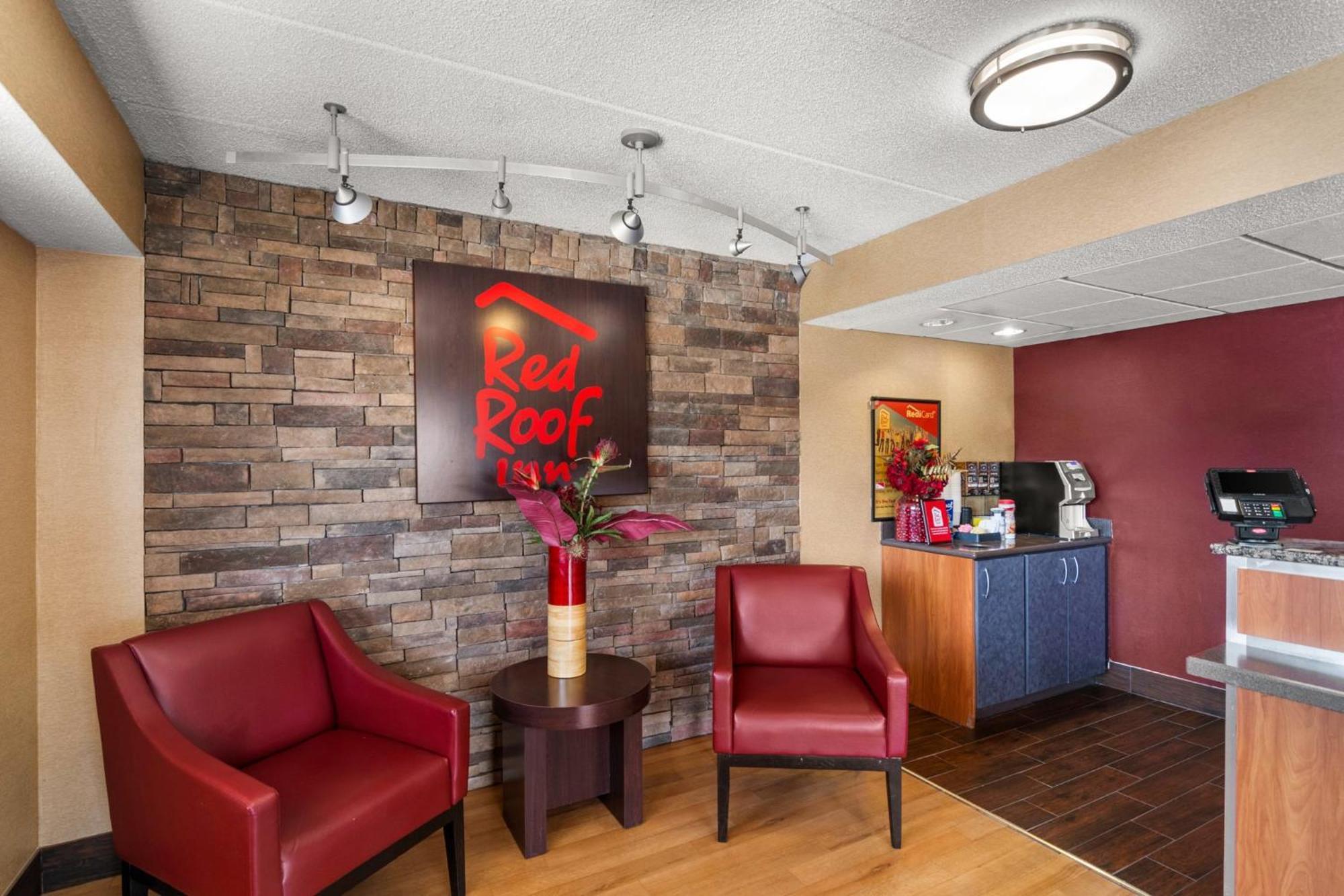 Red Roof Inn Enfield Exterior photo
